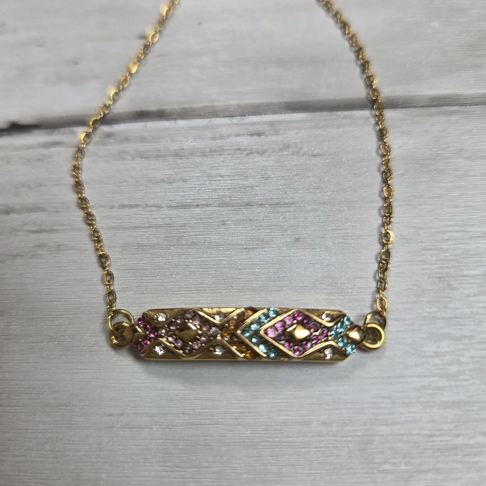 Plunder gold tone
